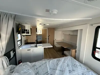 2027 Winnebago Thrive photo 37