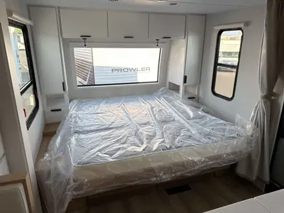 2027 Winnebago Thrive photo 32