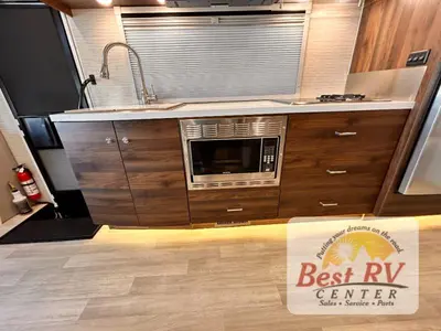 2025 Winnebago Navion photo 27