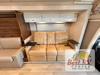 2025 Winnebago Navion photo 15