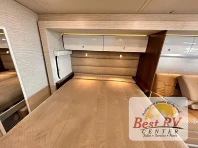 2025 Winnebago Navion photo 44