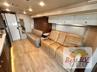 2025 Winnebago Navion photo 17