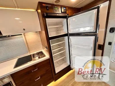 2025 Winnebago Navion photo 30