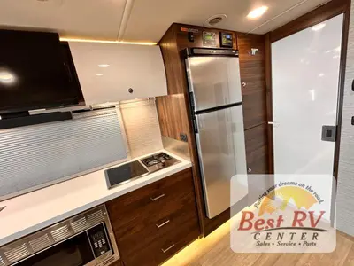 2025 Winnebago Navion photo 29