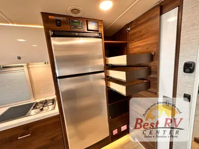 2025 Winnebago Navion photo 31