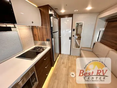 2025 Winnebago Navion photo 33