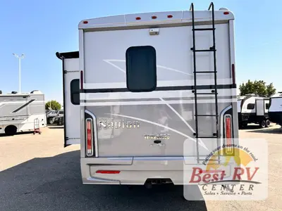2025 Winnebago Navion photo 4