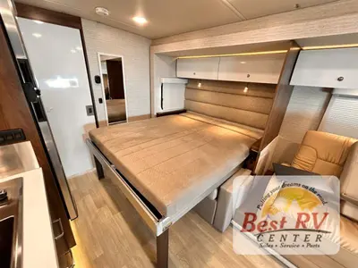2025 Winnebago Navion photo 39