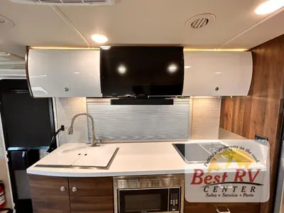 2025 Winnebago Navion photo 24