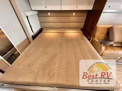 2025 Winnebago Navion photo 45