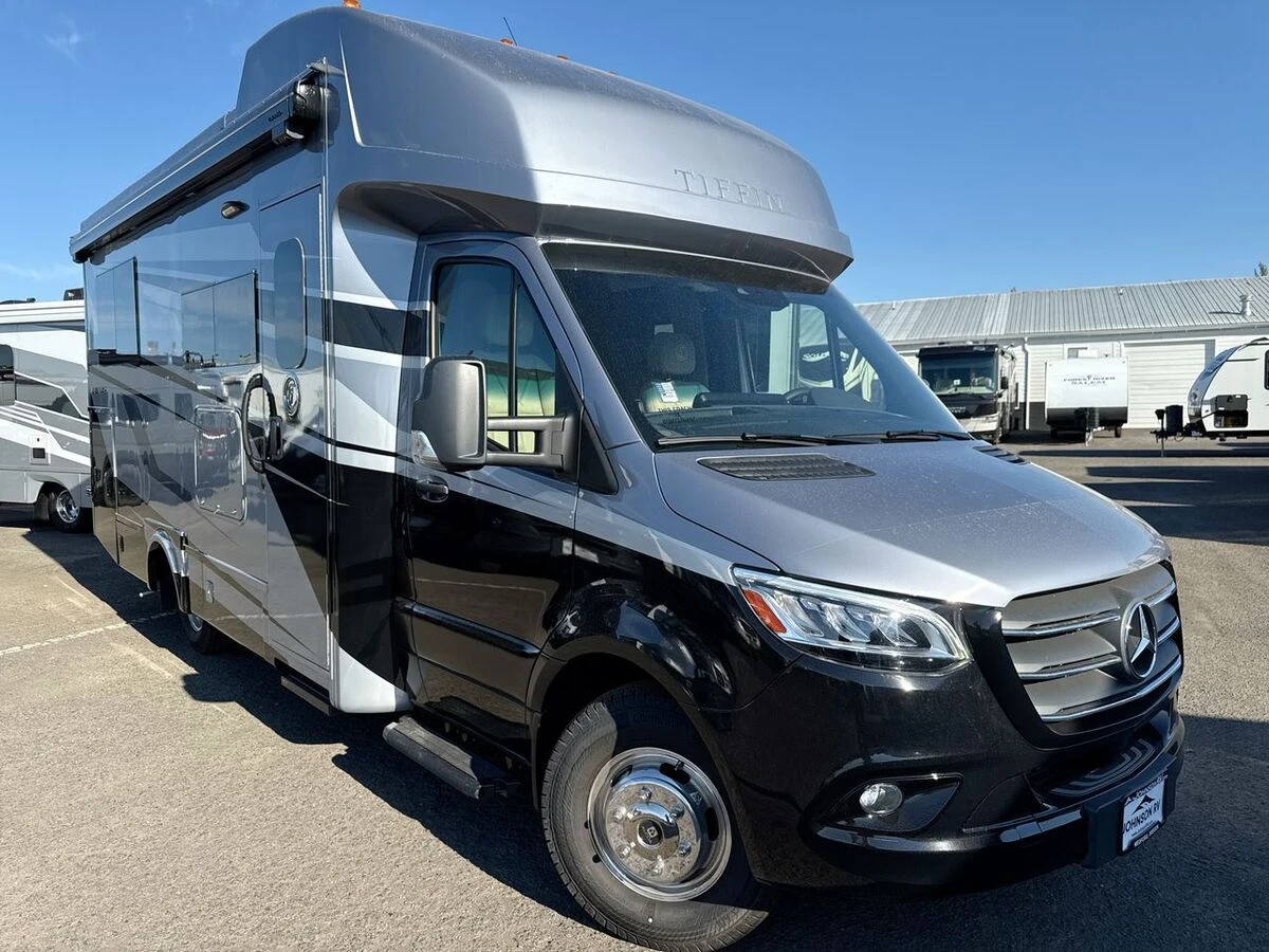 2026 Tiffin Motorhomes Wayfarer exterior