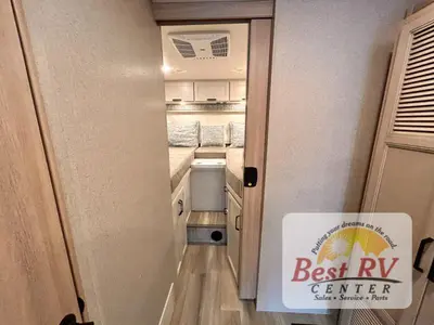 2027 Thor Motor Coach Omni Trail photo 43