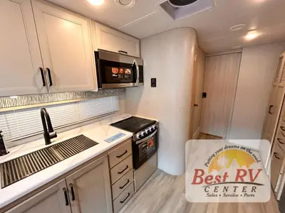 2027 Thor Motor Coach Omni Trail photo 32
