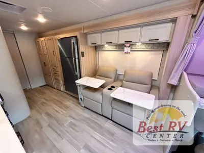 2027 Thor Motor Coach Omni Trail photo 15