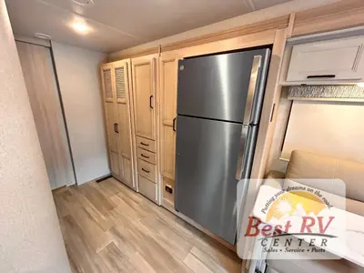 2027 Thor Motor Coach Omni Trail photo 36