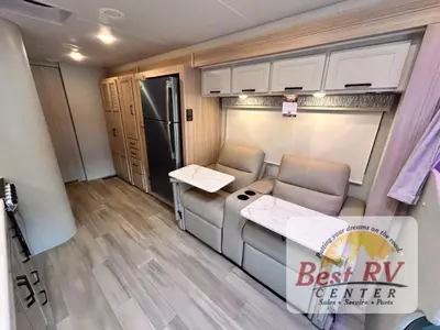 2027 Thor Motor Coach Omni Trail photo 18