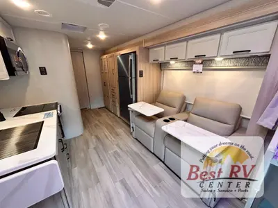 2027 Thor Motor Coach Omni Trail photo 13