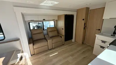 2026 Winnebago Thrive photo 20