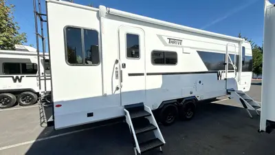 2026 Winnebago Thrive photo 9