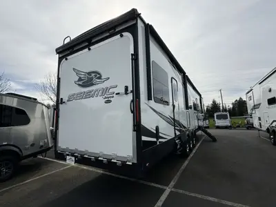 2020 Jayco Seismic photo 9
