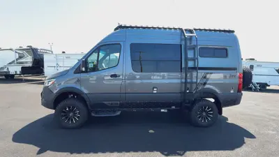 2026 Remote Vans Oasis Series photo 6