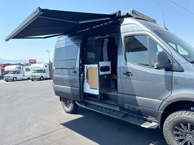 2026 Remote Vans Oasis Series photo 12