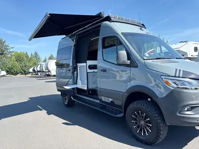 2026 Remote Vans Oasis Series photo 21