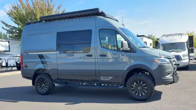 2026 Remote Vans Oasis Series photo 6