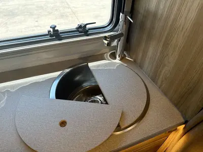 2027 Winnebago Ekko photo 21