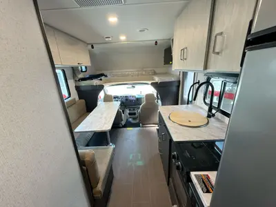 2027 Winnebago Suncruiser photo 25