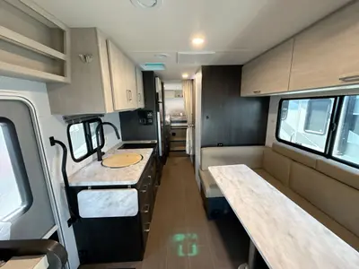 2027 Winnebago Suncruiser photo 24