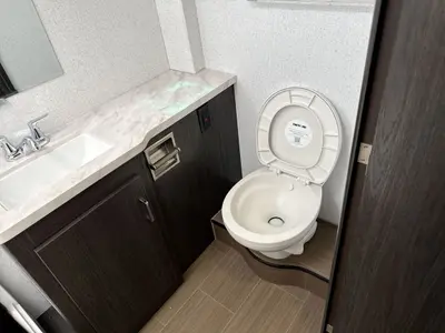 2027 Winnebago Suncruiser photo 15