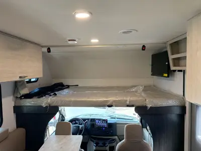 2027 Winnebago Suncruiser photo 22