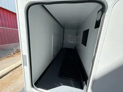2027 Winnebago Suncruiser photo 5