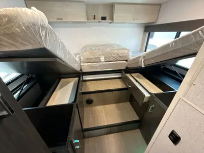 2027 Winnebago Suncruiser photo 19