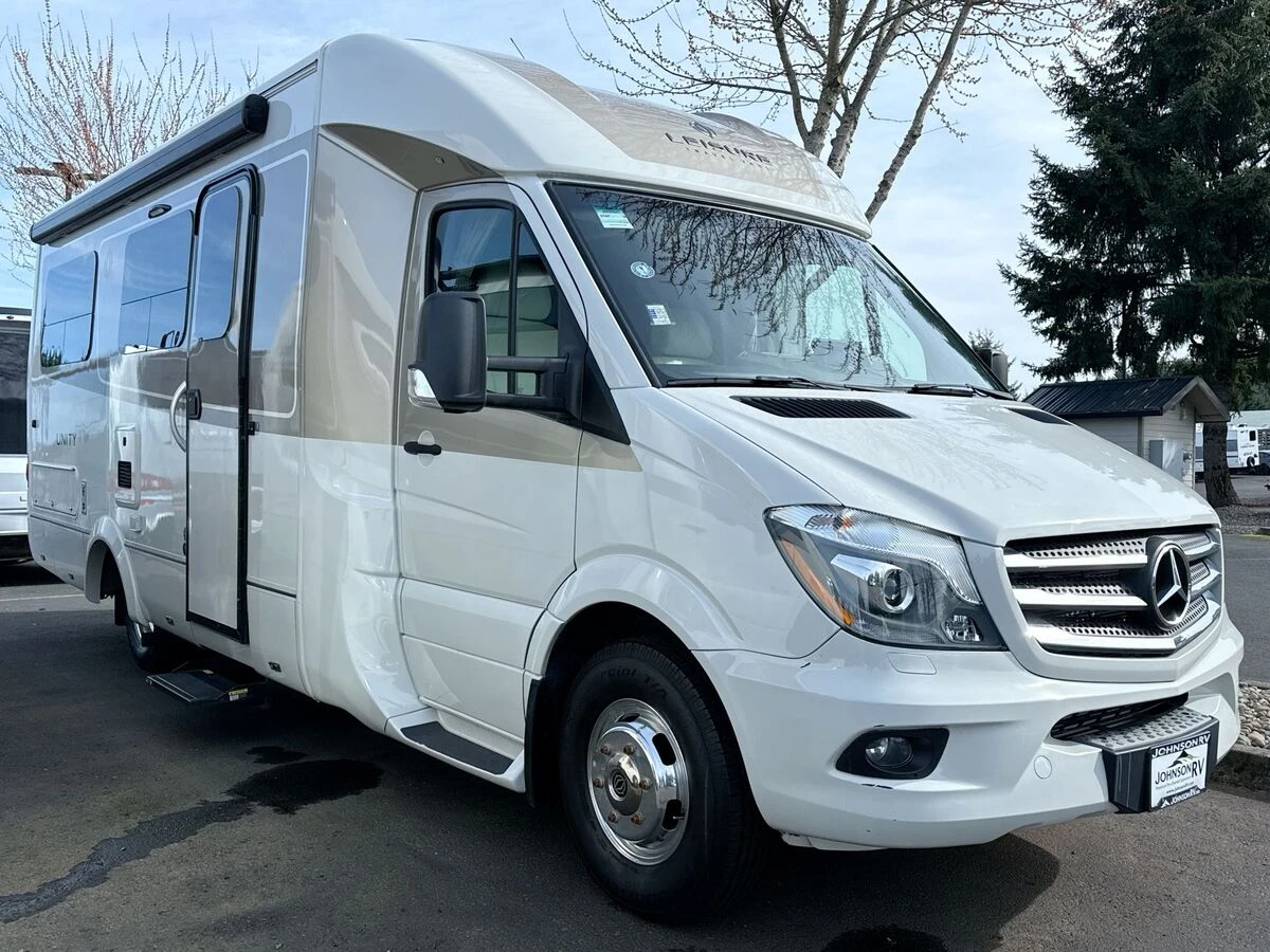 2018 Leisure Travel Unity exterior