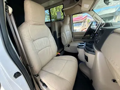 2027 Winnebago Suncruiser photo 47