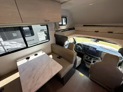 2027 Winnebago Suncruiser photo 18