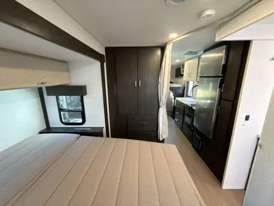2027 Winnebago Suncruiser photo 41