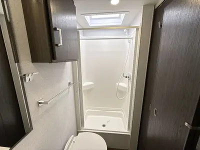 2027 Winnebago Suncruiser photo 38