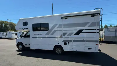 2027 Winnebago Suncruiser photo 10