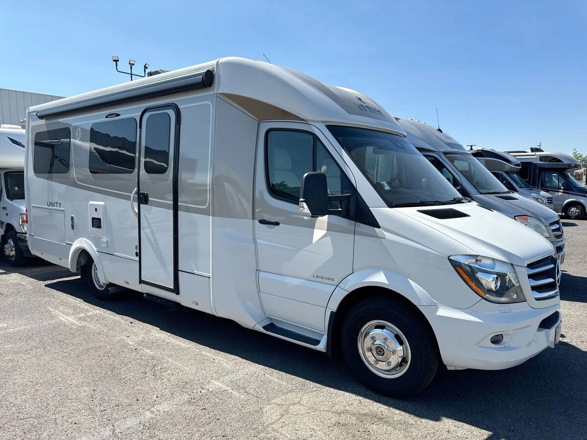 2019 Leisure Travel Unity exterior