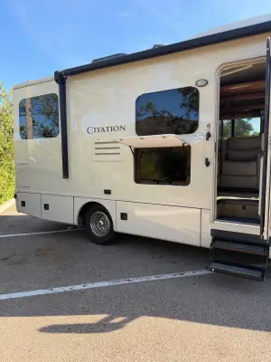 2016 THOR MOTOR COACH CITATION photo 3