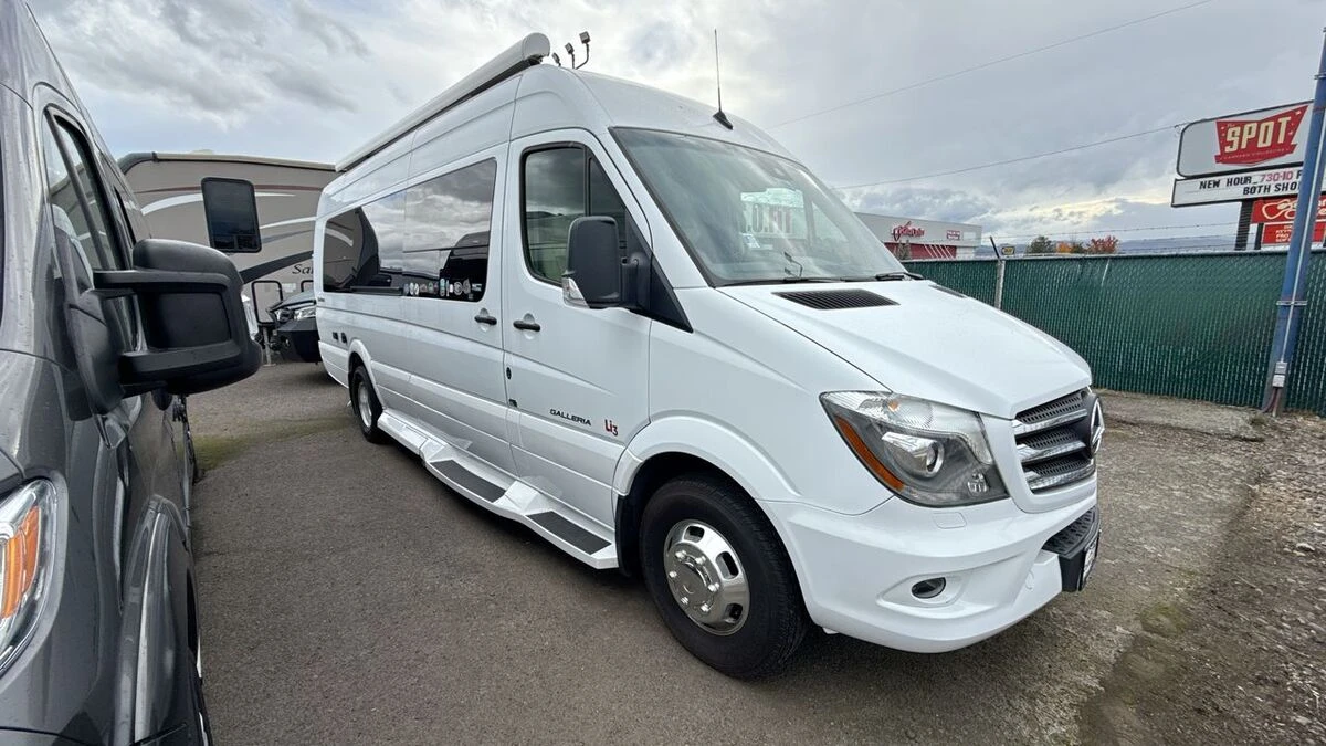 2019 Coachmen Galleria exterior
