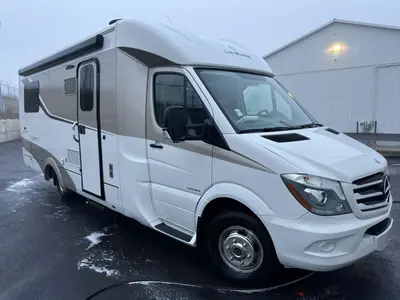 Used 2016 Leisure Travel Unity 24TB