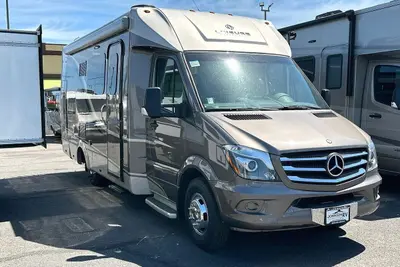 Used 2015 Leisure Travel Unity 24MB