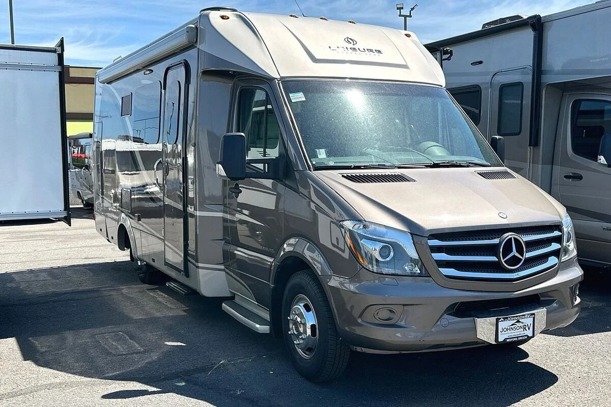 2015 Leisure Travel Unity exterior