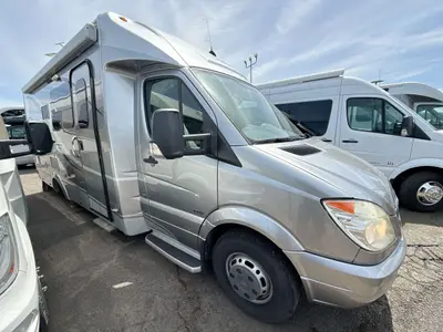 Used 2012 Leisure Travel Unity 24MB