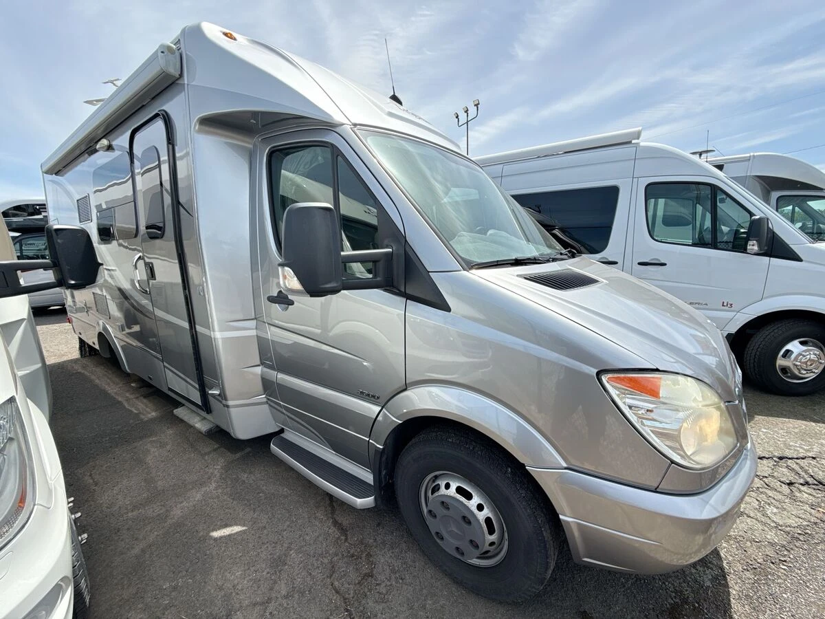 2012 Leisure Travel Unity exterior
