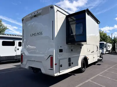 2027 Grand Design Lineage Series F photo 9